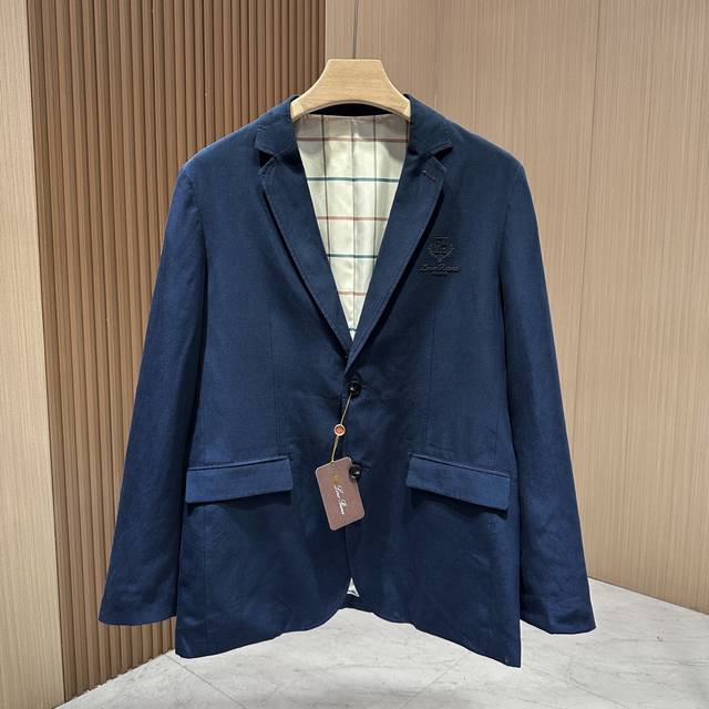 loro Pina This Suit Is Made Of Selected Linen Fabric, Which Is Famous For Its