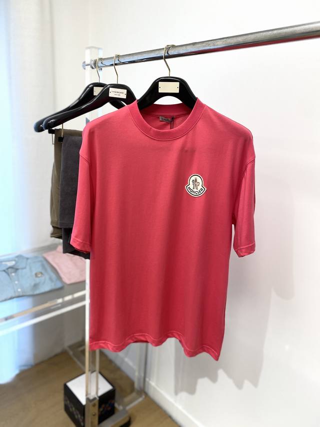 The Latest Short-Sleeved T-Shirt From Moncler In 2025 Is Handsome And Fashionabl