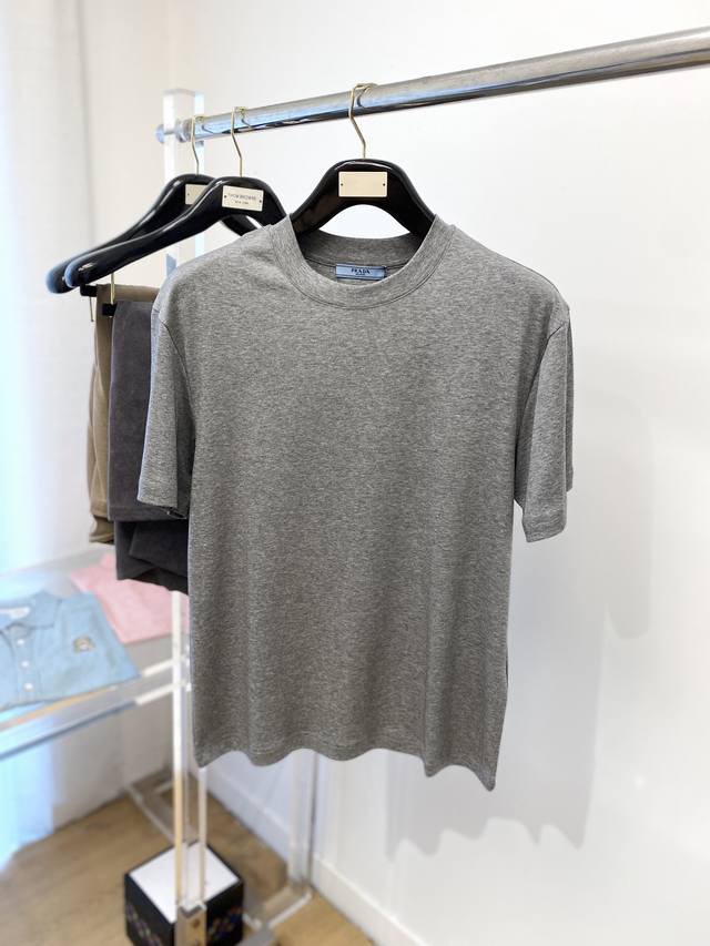 Prada 2025 Latest Short-Sleeved T-Shirt, Handsome And Fashionable, With Embroide