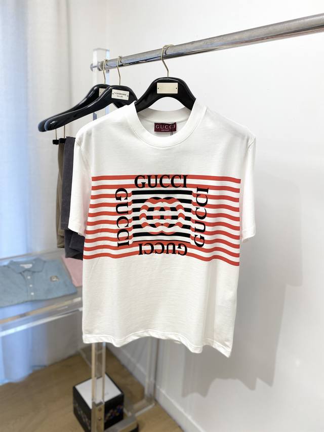 Gucci's Latest Short-Sleeved T-Shirt For 2025 Is Handsome And Fashionable. The T