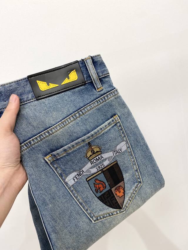 Fendi 2025 Latest Products Are Available At The Counter. Original Washed Casual