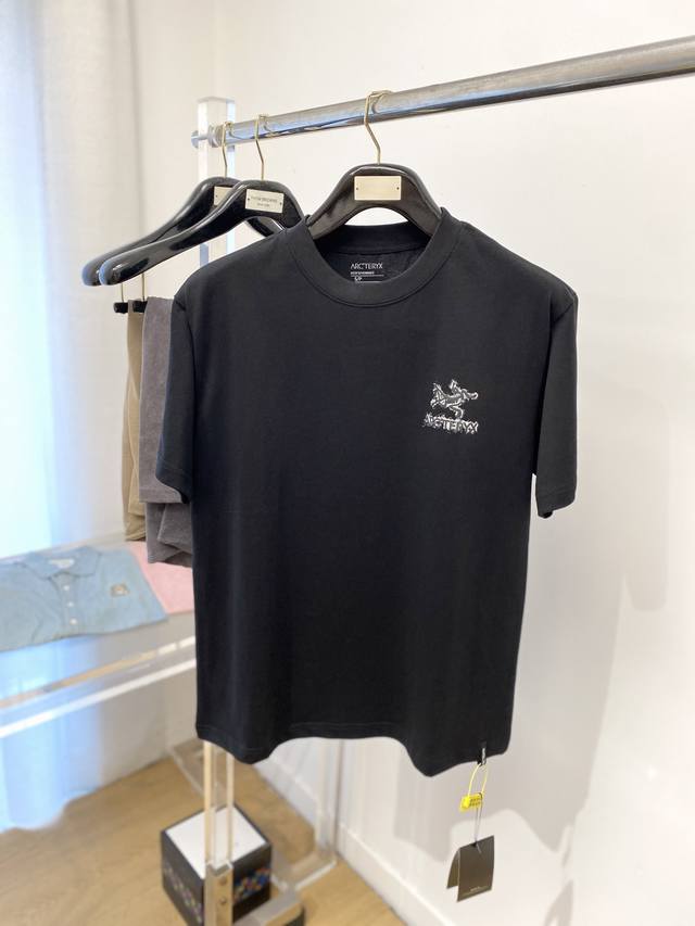 Arc'teryx 2025 Latest Short-Sleeved T-Shirt, Handsome And Fashionable, With Embo