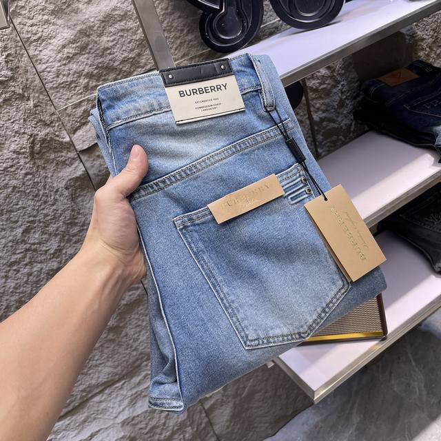 burberry Burberry Loose Straight Retro Gradient Jeans. A Must-Have For Street