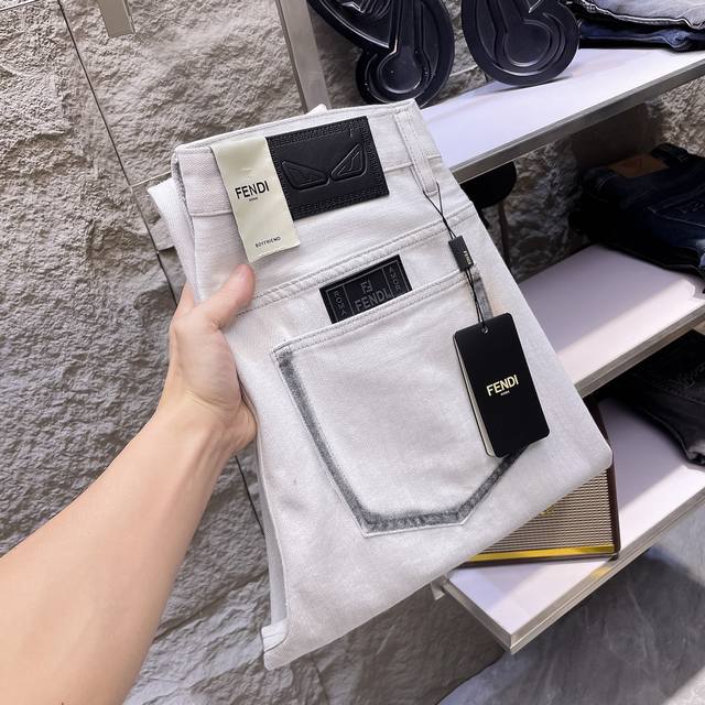 fendi Fendi Loose Straight Retro Gradient Jeans. A Must-Have For Street Cool.