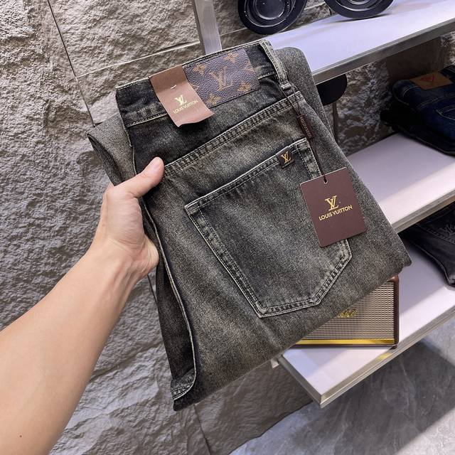 lvlouis Vuitton Loose Straight Retro Gradient Jeans. A Must-Have For Street C