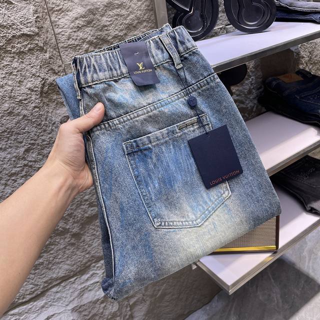 lvlouis Vuitton Loose Straight Retro Gradient Jeans. A Must-Have For Street C