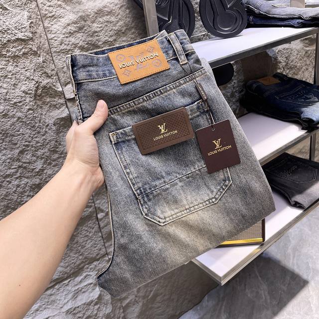 lvlouis Vuitton Loose Straight Retro Gradient Jeans. A Must-Have For Street C