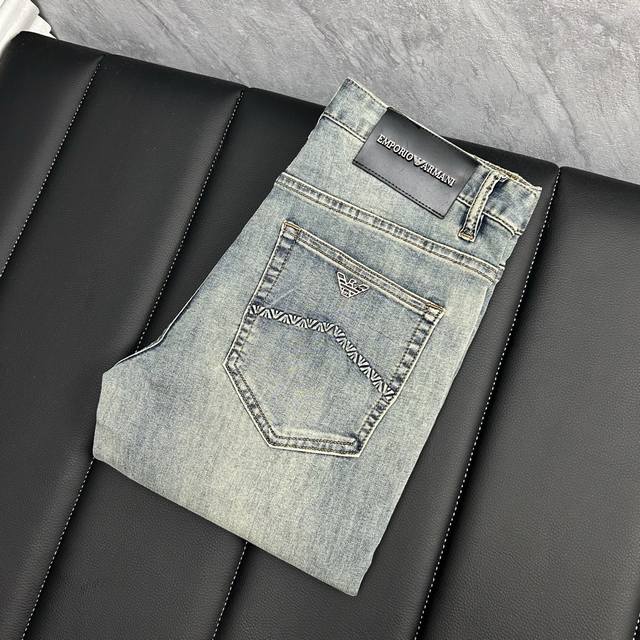 Ama's Latest Men's Jeans For Spring And Summer 2025. Customized Heavy-Washed Den