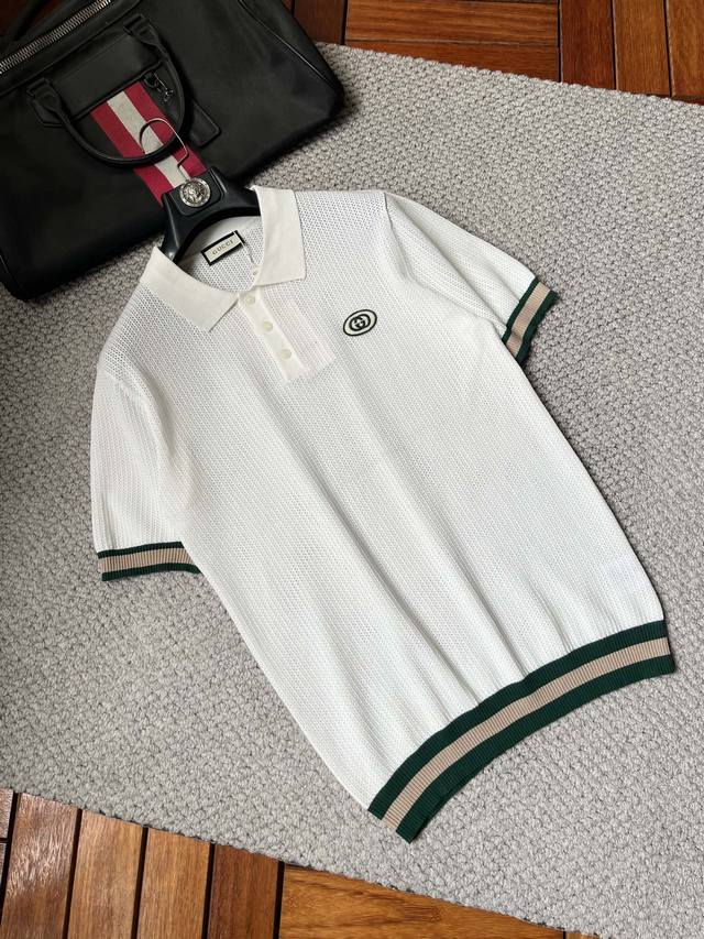 Gu's 2025 Spring And Summer New Style Is Exclusively Presented. It Is A Short-Sl