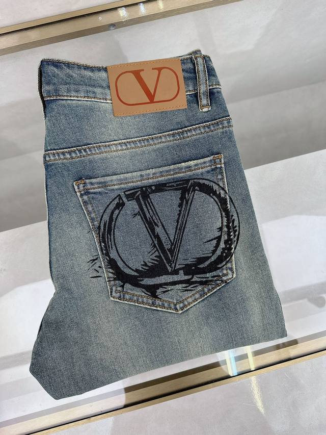 Valentino 2025 Early Spring New Models Are Now On The Market. Original Hot-Selli