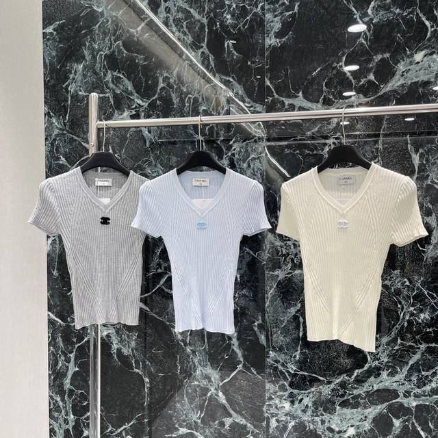 Xiaoxiang 2025 New Summer V-Neck Short-Sleeved Knitted Top Ready-To-Wear Vertica