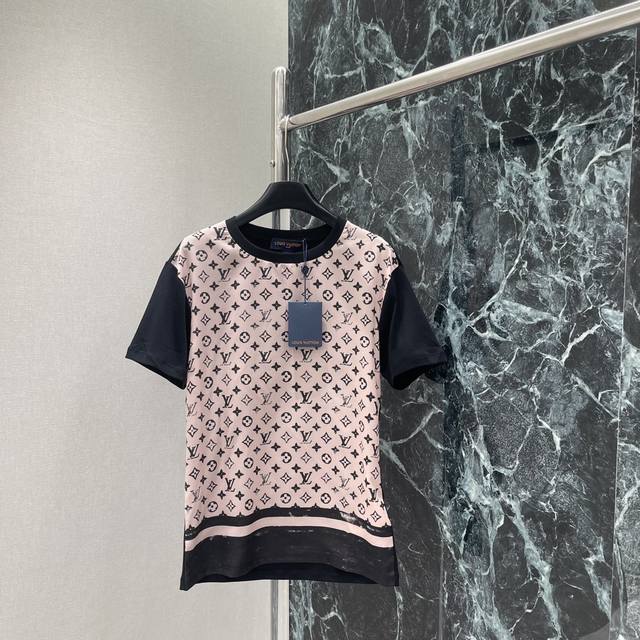 louis 25 Summer New Short-Sleeved T-Shirt With Monogram Letters On The Front.