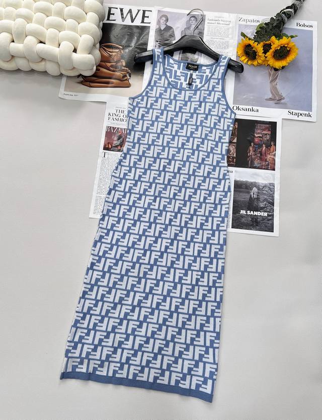 fendi25The New Spring And Summer Double F Letter Jacquard Cotton Slim Vest Kn
