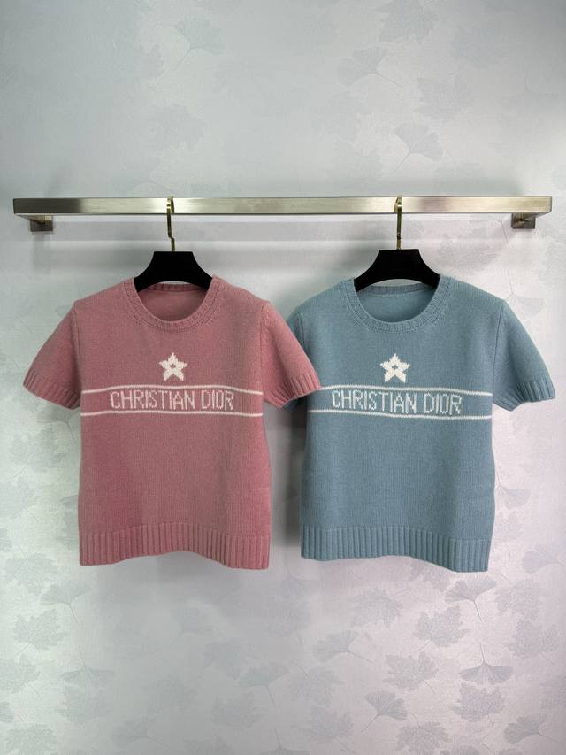 dio*Five-Pointed Star Knitted Short-Sleeved Shirt In Pink And Haze Blue. Comf