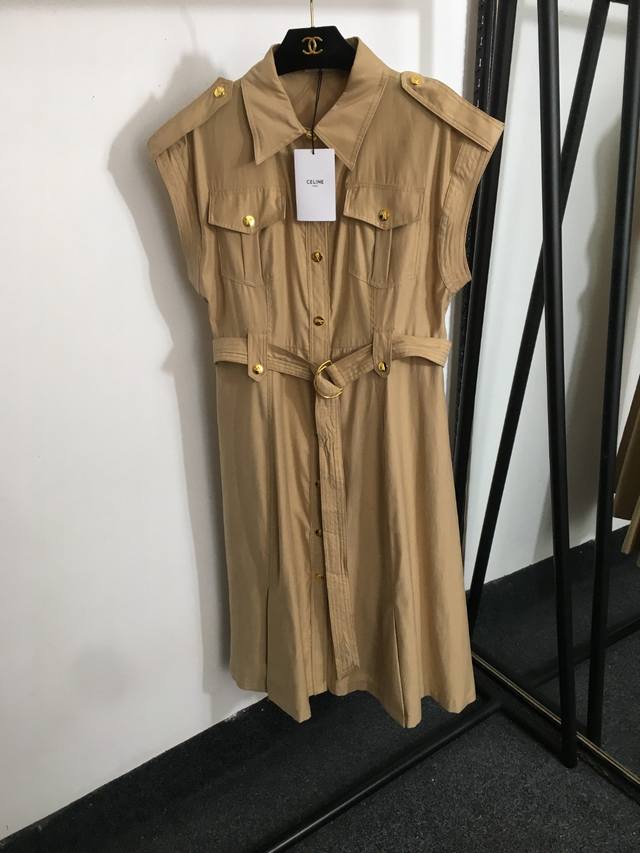 Style No. 20253220 Celin* New Carriage Gold Button Lapel Waisted Workwear Vest D