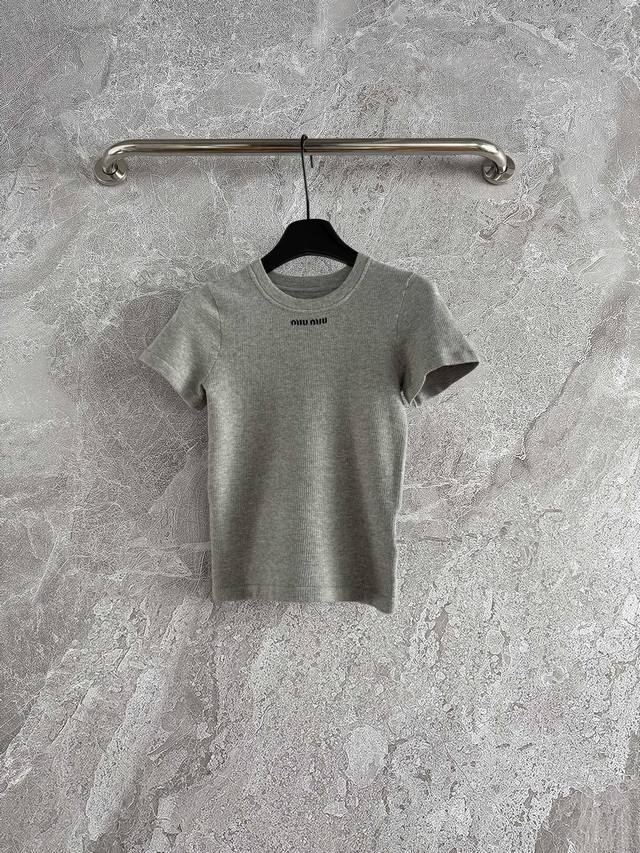 In Stock Style 4P Grey Knitted T-Shirt Knitting Process Is Not Threaded Fabric T