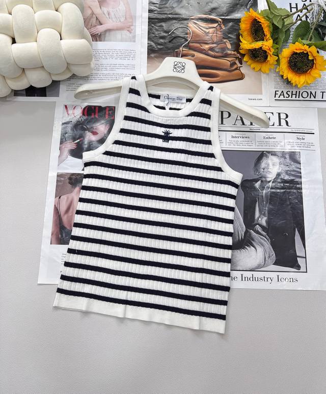 dior2025Ss New Summer Striped Knitted Vest. Its Highlight Is The Embroidered
