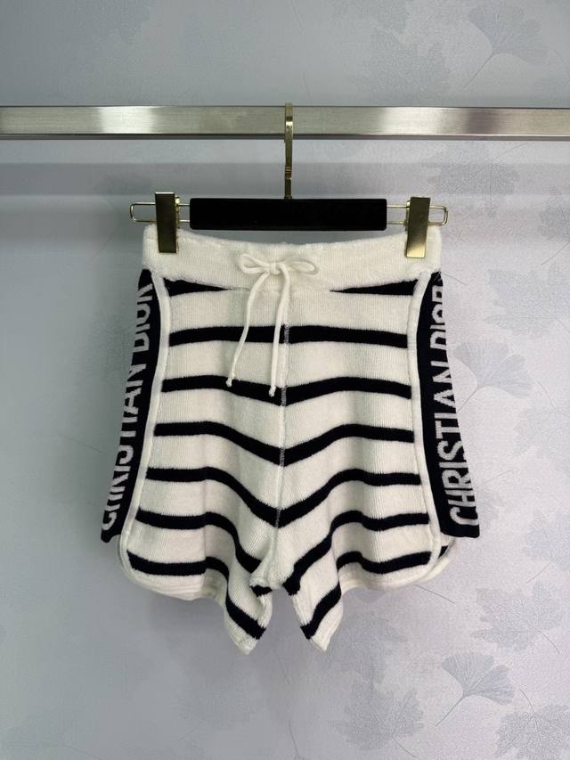 dio* Striped Shorts Classic Black And White Color Scheme Comfortable And Soft