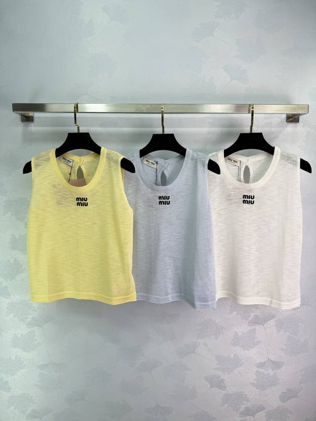miu*Simple Letter Vest In Three Colors Available Yellow, Blue And White Fabri