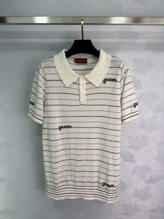 gucc*The Short-Sleeved Top With A Relaxing Filter Is The Key To Effortlessly