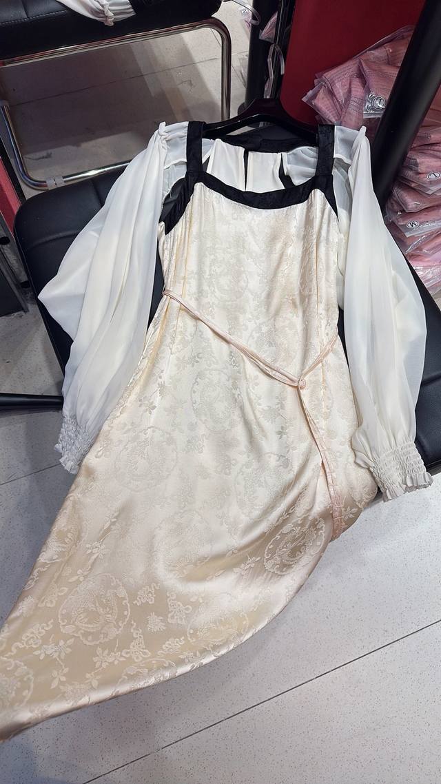 Original Quality, Full Of High-End Feeling, Comparable To The Lady-Level Model,