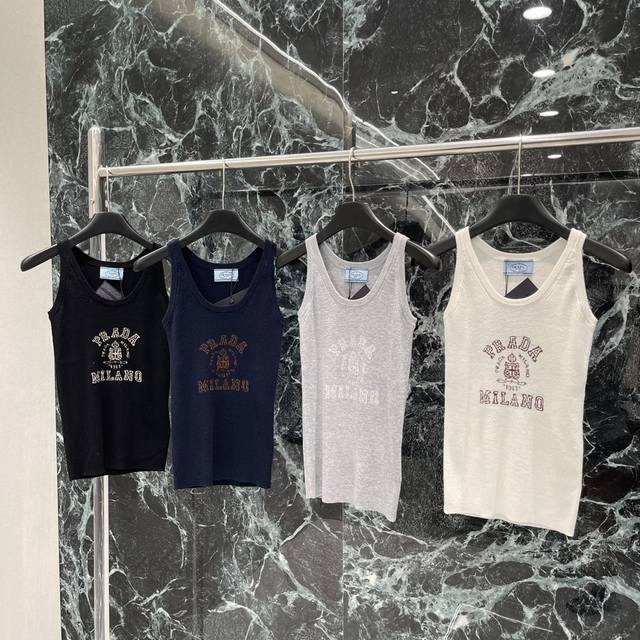 25 Summer New Slim Fit Knitted Vest With Vertical Stripes And Elastic Fabric.