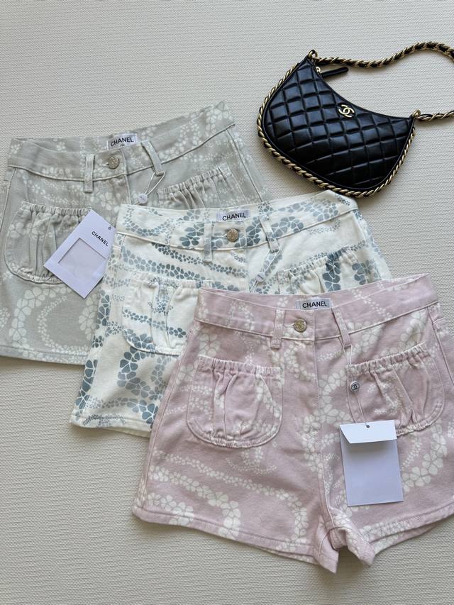 chane* New Denim Shorts In 3 Colors.