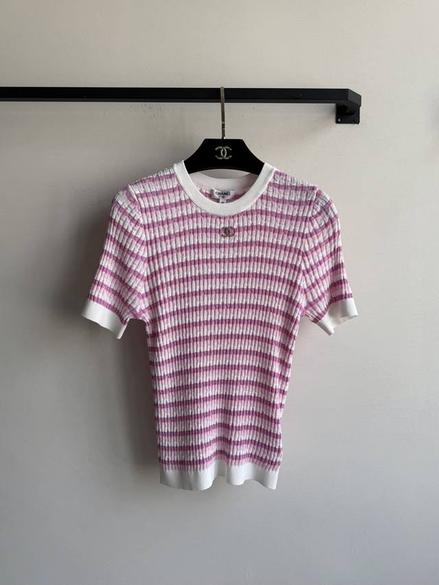 chane* New Color Matching Striped Knitted Top.