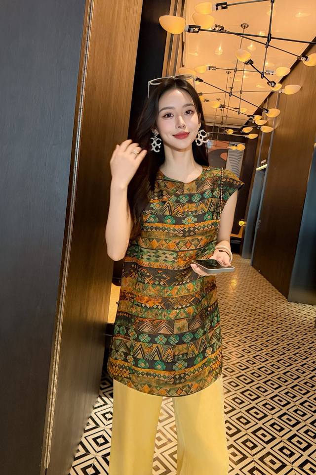 New Round Neck Slanted Front Silk Silk Long Vest 3 Colors Coffee Yellow Stripes