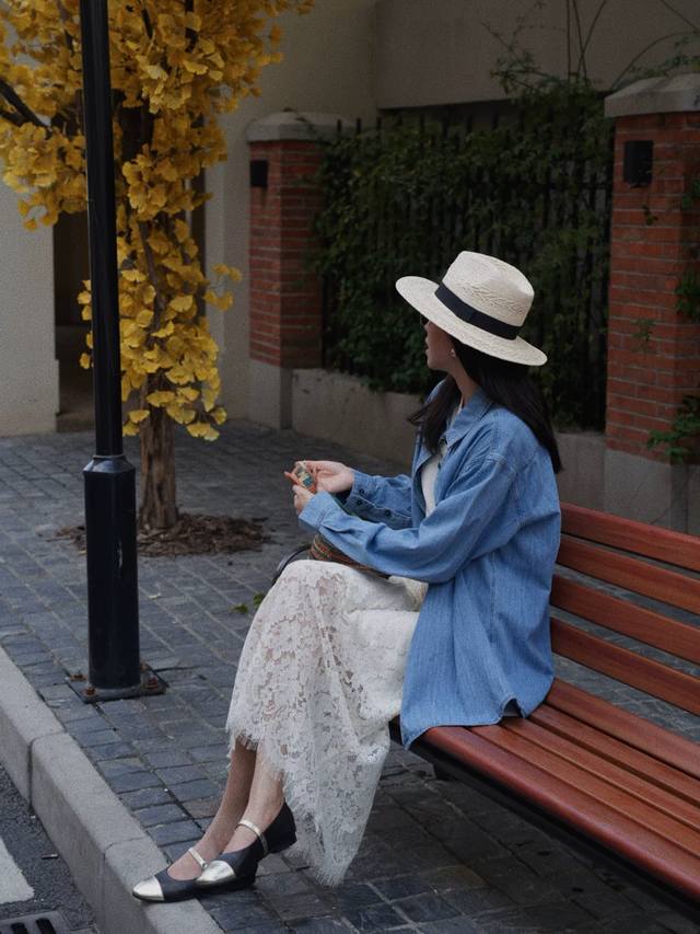 French Style Mature Lace Hollow High Waist A-Line Skirt. Elegant And Versatile.