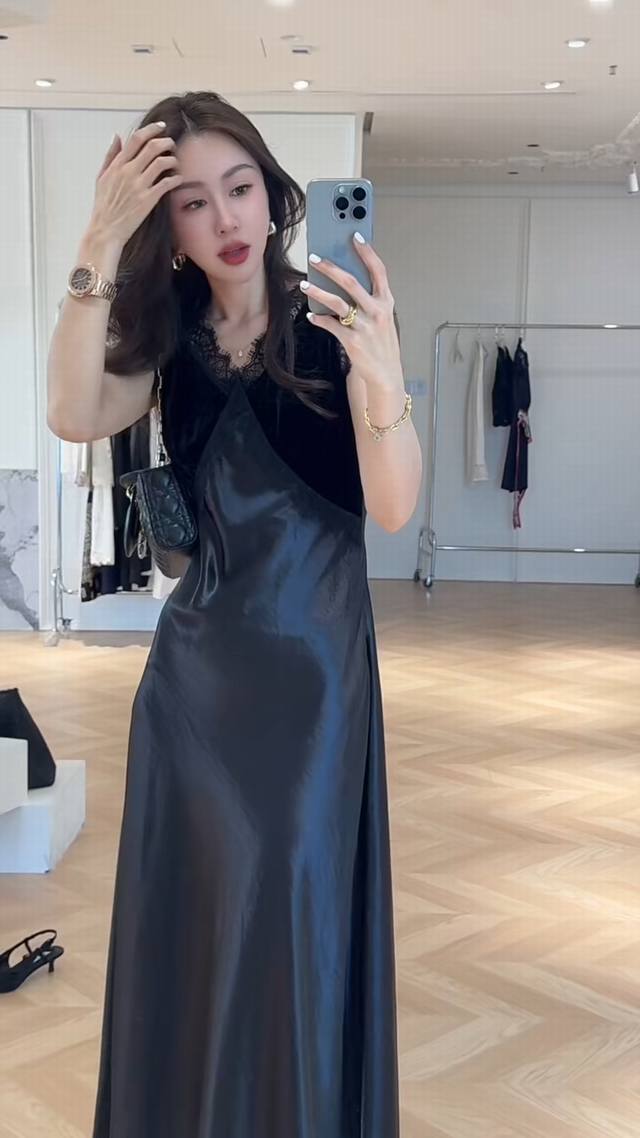 Charming Temperament Light Dress Lace Velvet Splicing Satin Acetate Dress Exudes