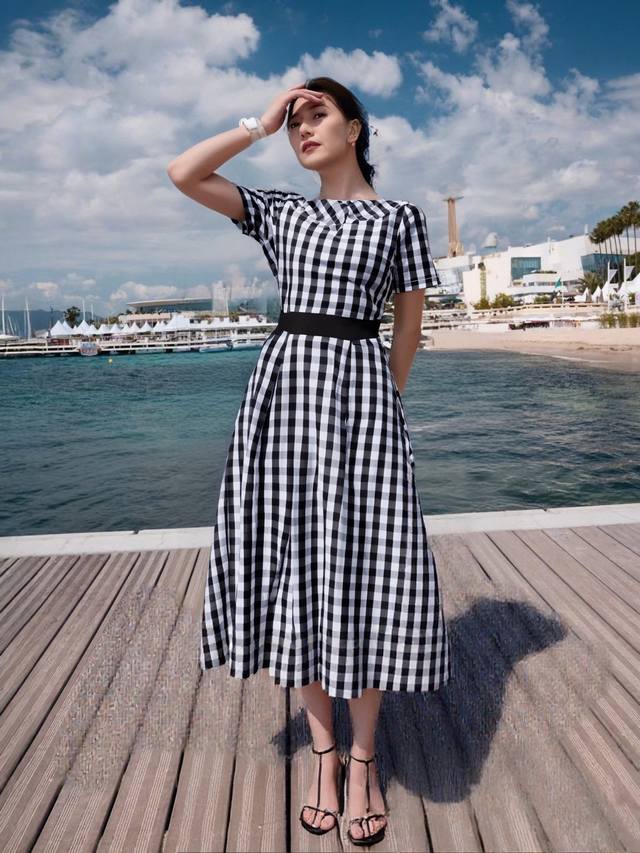 Popular Spring And Summer Women's Clothing New Fashion One-Shoulder Waist Sectio