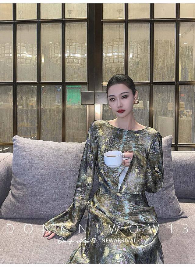 Scribbled Oil Painting Dress I'm Still In The Building Printed Bias-Cut Dress We