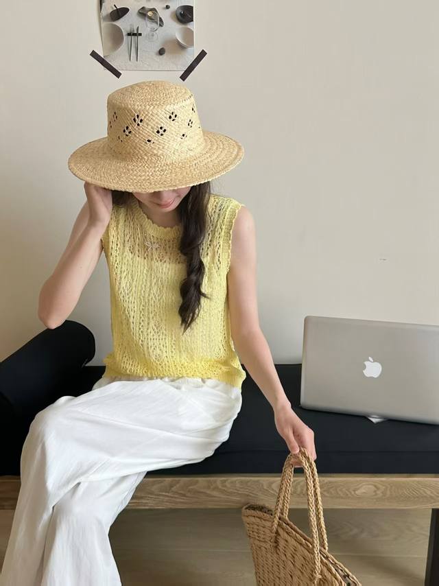 Western-Style Hollow Lotus Leaf Sleeveless Knitted Vest Ins Korean Design Top An