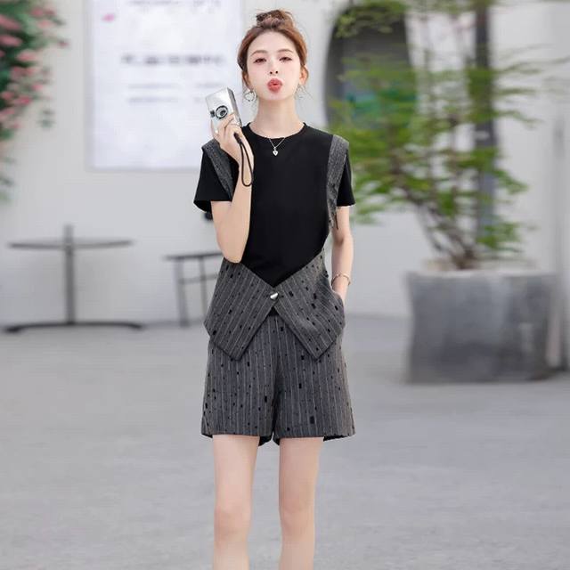 Size Sml-Xl-Xxl Color Black~Gray Fabric Cotton~Polyester Description Fake Two-Pi