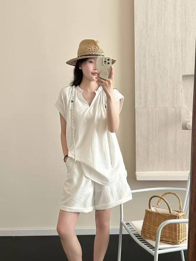 Mainly Promote The Hot Design Sense Lazy Style V-Neck Linen Top + Shorts Two-Pie