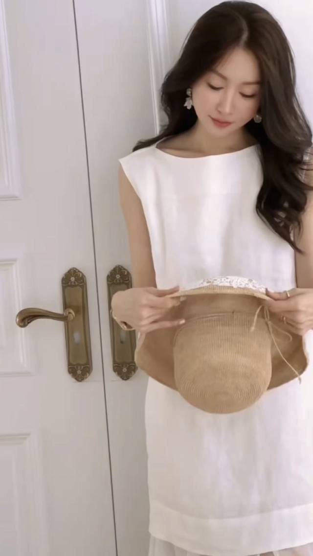 Beautiful South France Holiday Dress 100% Linen Lace Dress Combines Comfort And