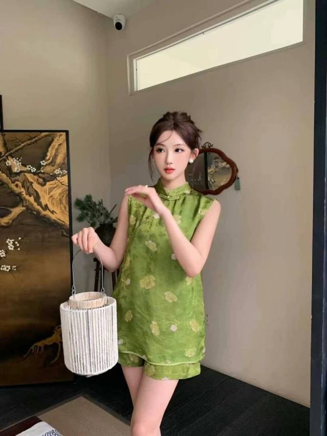 Rich Chinese Style Buttoned Xiangyun Yarn Vest + Shorts Two-Piece Suit Fully Pri