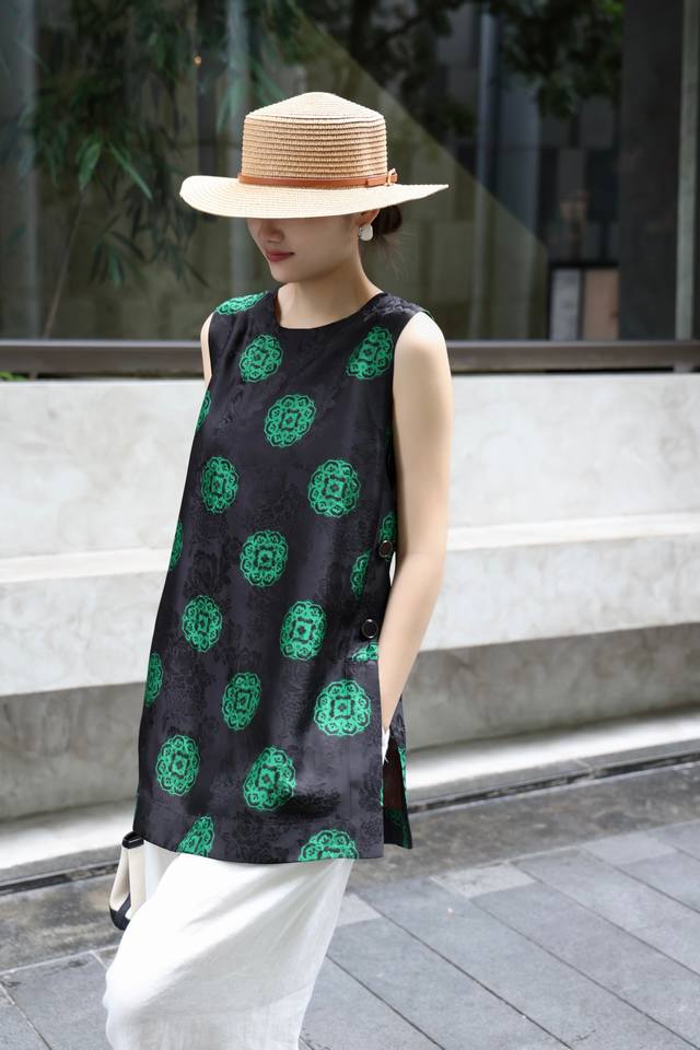 Hot Sale New Item Green Flower Xiangyun Yarn Top Silk Mulberry Satin Jacquard Xi