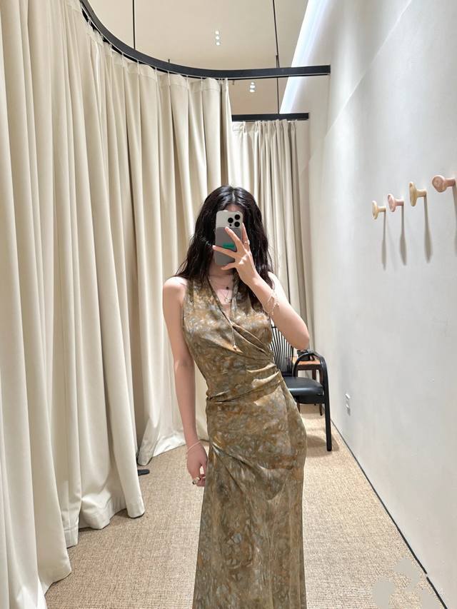 Hot Items In Stock Cleli E Hot Items Are Coming The Design Of The Neckline Is Ve