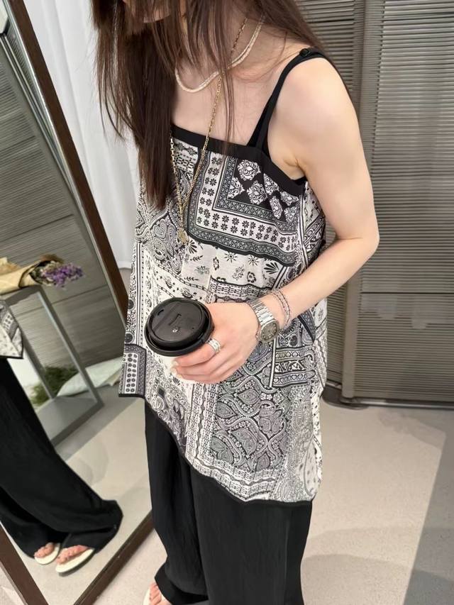 Retro Style Totem Print Camisole Vest Flat Collar Camisole Design Creates A Swan