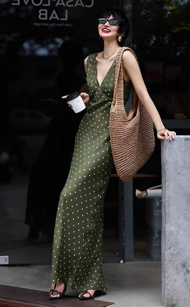 Hot Item Is Out Now French Hepburn Style Silk Polka Dot Silk Dress Deep V-Neck D