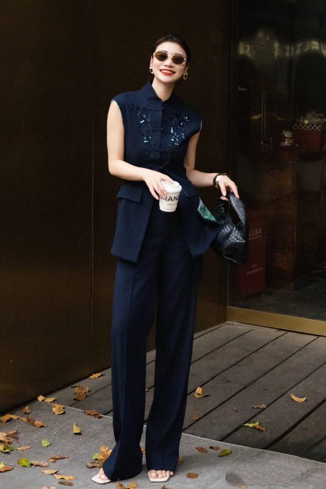 Hot Item Recommendation A Very Stylish Acetate Linen Suit New Chinese Style Embr