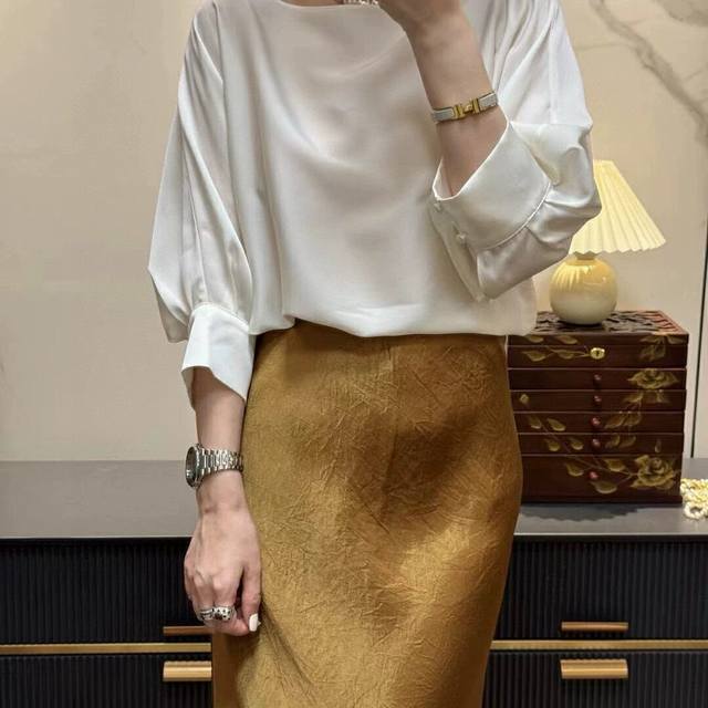 Hot-Selling Model With Bat Sleeve Design 19 Momme Elastic Double Bridge Silk Top