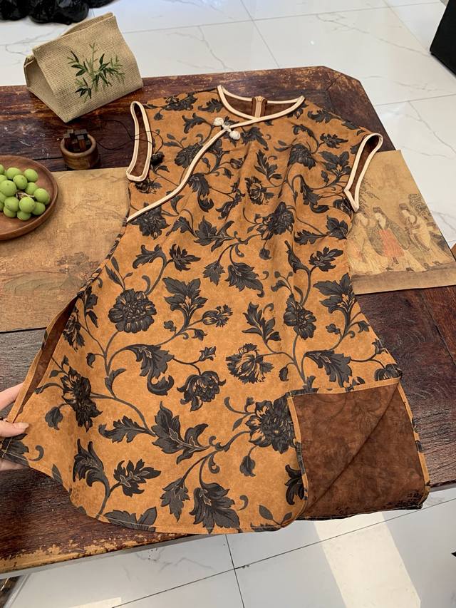 New Silk Mid-Length Top Two Colors