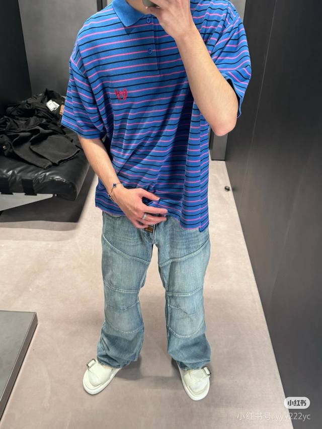 Blue Stripes Model Picture Sml