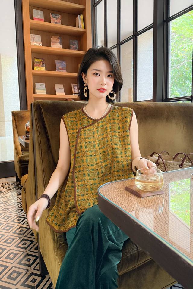 New Arrival Rayon Xiangyun Yarn Oblique Collar Contrast Color Hand-Wrapped Chine