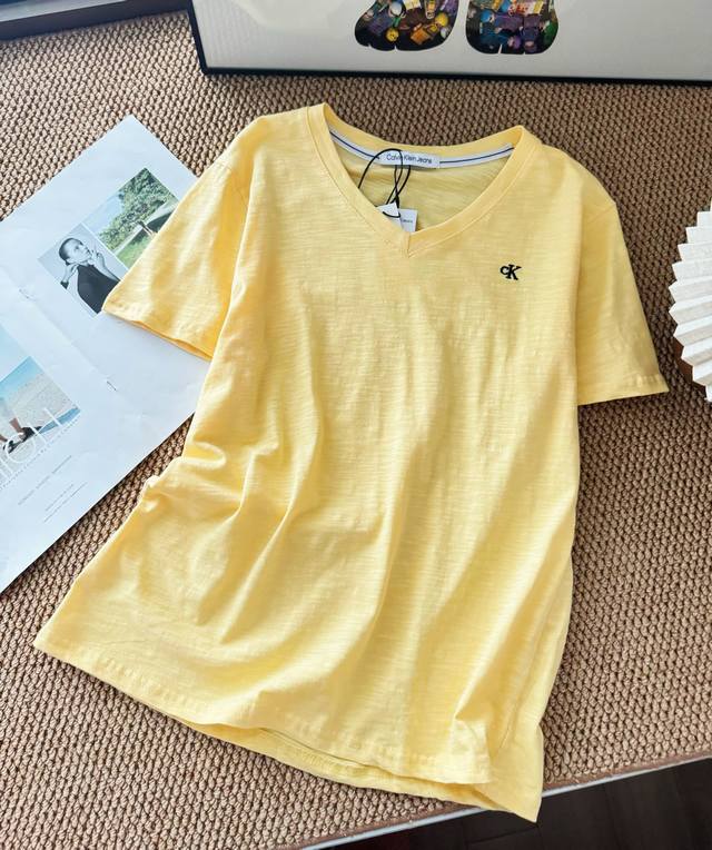 Product Name* 24Ss Bamboo Cotton V-Neck Embroidered Short-Sleeved T-Shirt Size M