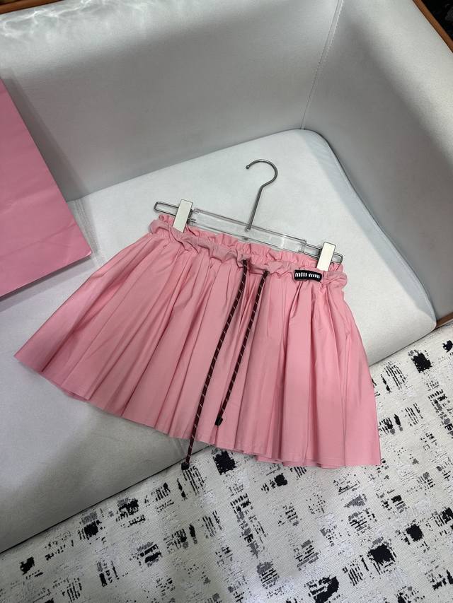 miumi* 25Ss New Style Pleated Skirt With Small Letter Label Decoration, Draws