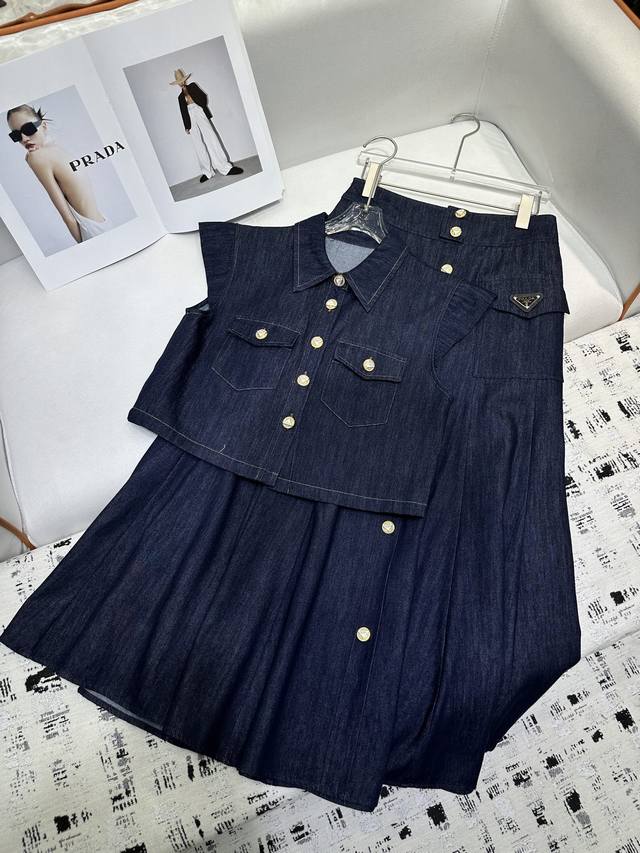 prada* 25Ss New Denim Vest Skirt Suit Classic Triangle Brand Decoration Simpl